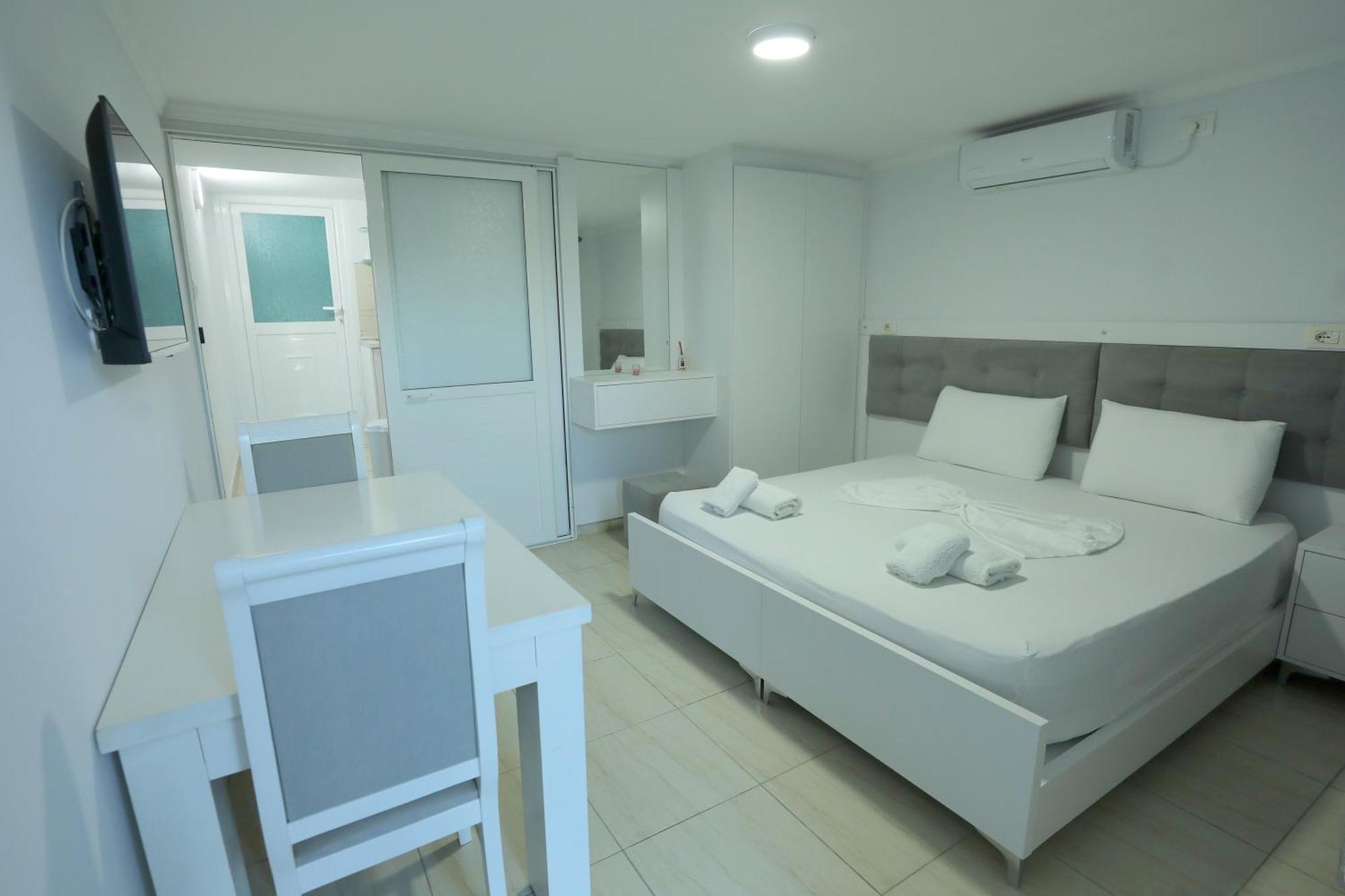 Villa Kevin'S Sarande Ngoại thất bức ảnh
