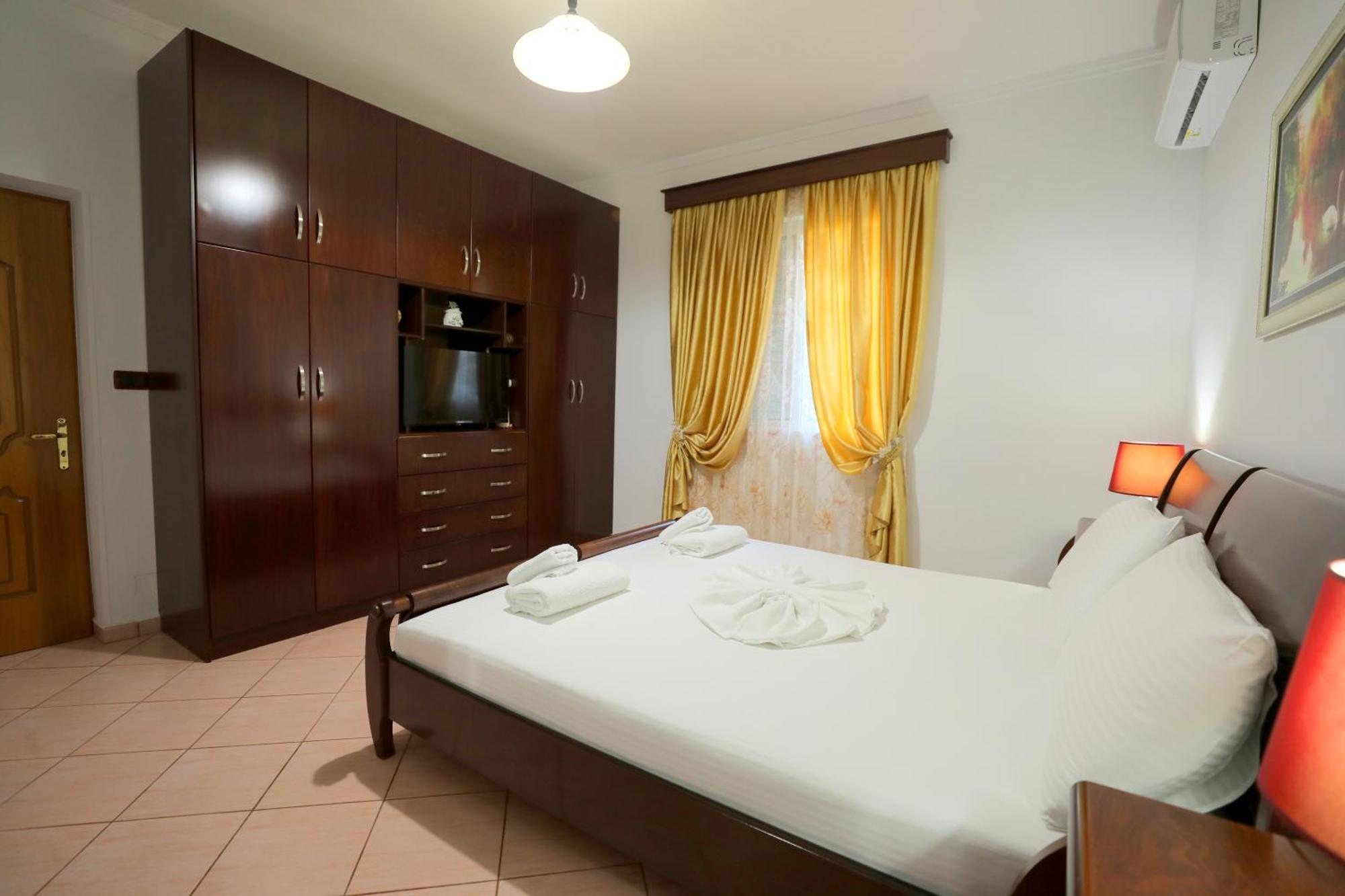 Villa Kevin'S Sarande Ngoại thất bức ảnh