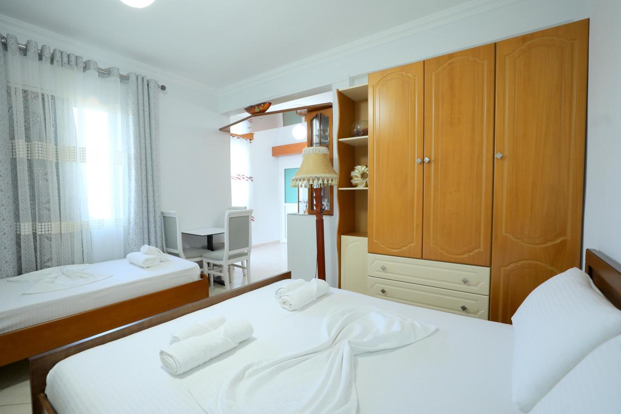 Villa Kevin'S Sarande Ngoại thất bức ảnh
