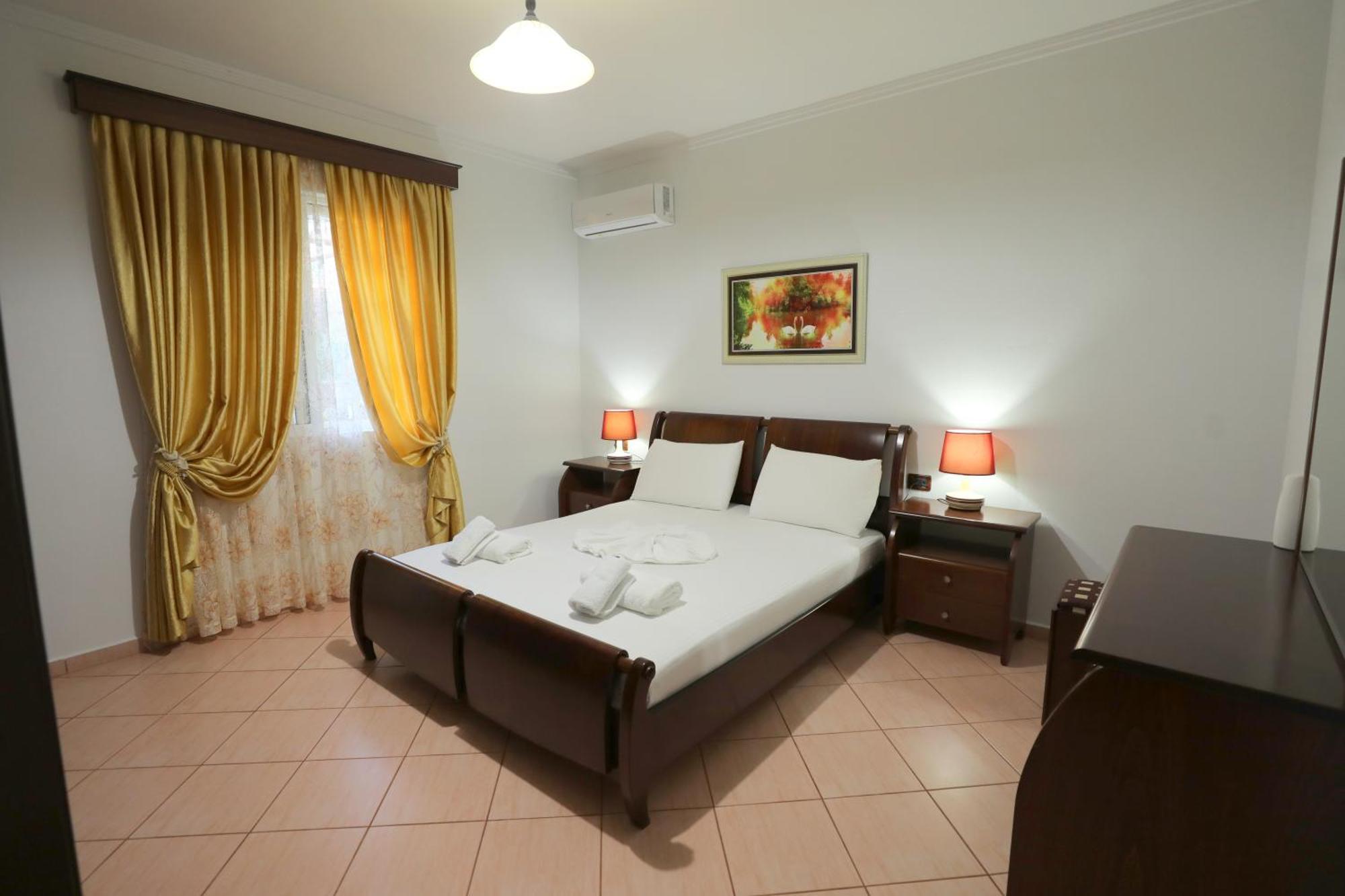 Villa Kevin'S Sarande Ngoại thất bức ảnh