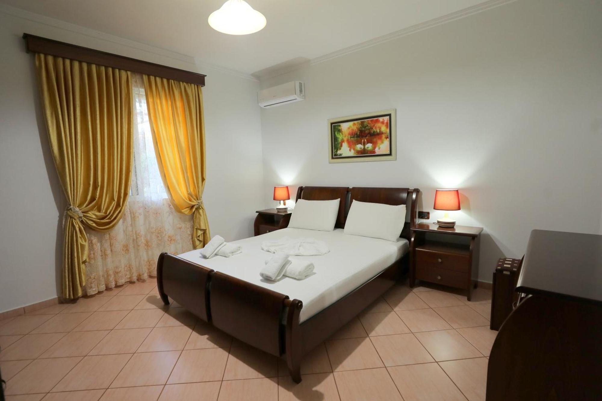 Villa Kevin'S Sarande Ngoại thất bức ảnh